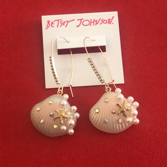 Betsey Johnson Gold Tone Drop Earrings Seashell, Starfish & Faux Pearl NWT - Picture 2 of 13